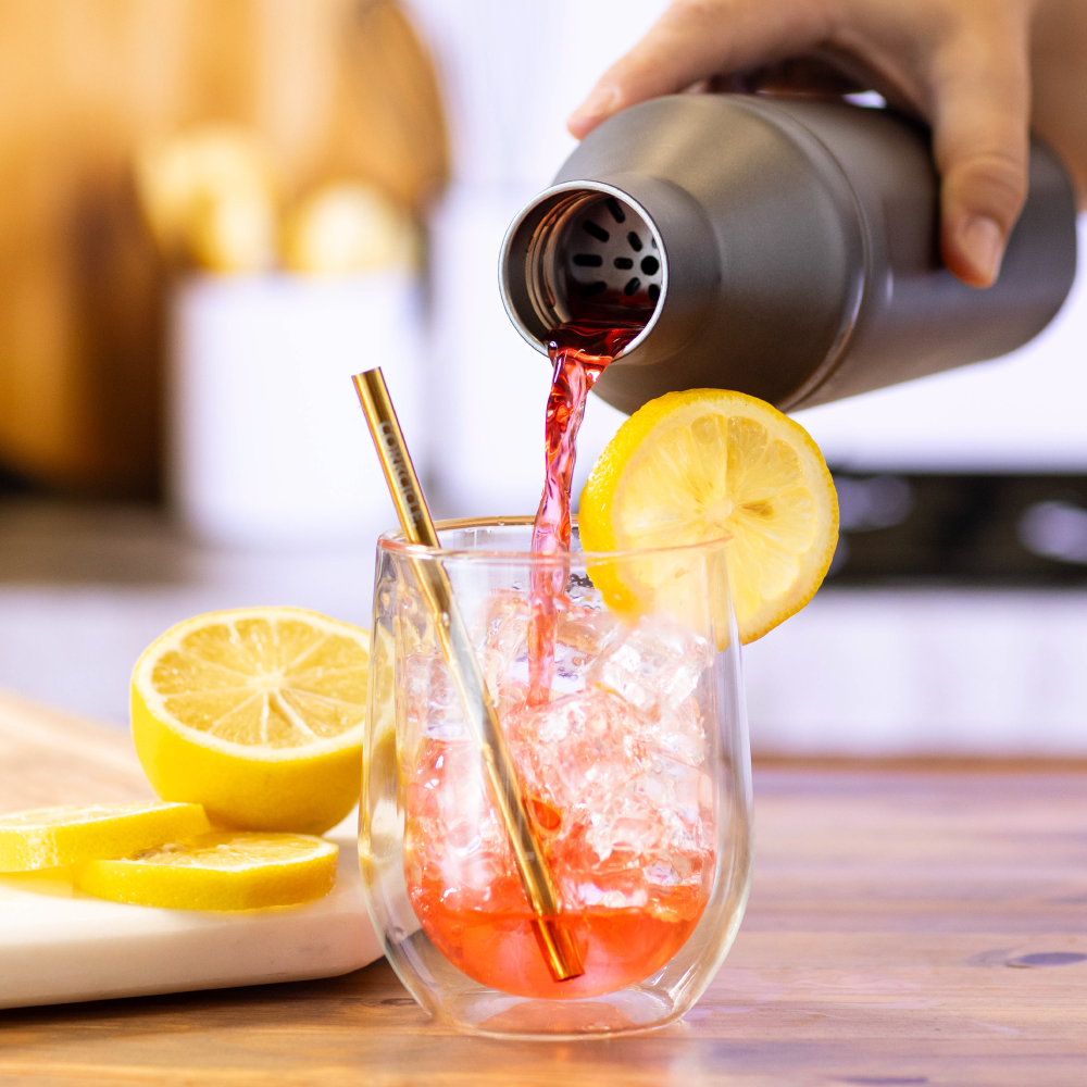 cocktail-shaker-lid-o7 Cocktail_Shaker_lifestyle_1_0f873eef-26b9-477a-b301-4dde25c00201.png